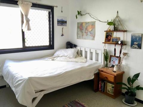 Room for rent in beautiful Mullum sharehouse