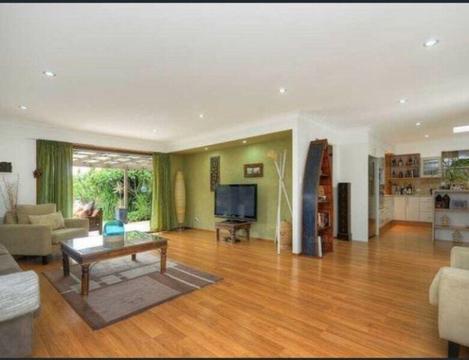Unfurnished Master bedroom for rent in Burleigh waters