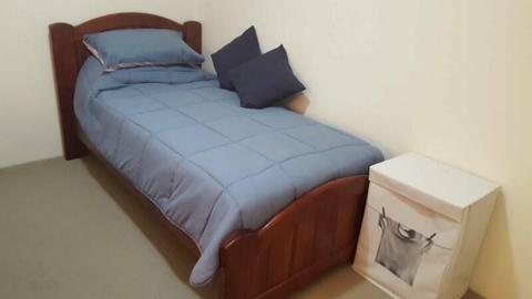 ROOM TO RENT - FURNISHED - MOOROOKA