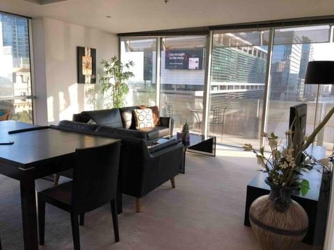 CBD Luxury Apartment Master Bedrom private bathrm,180 degree view