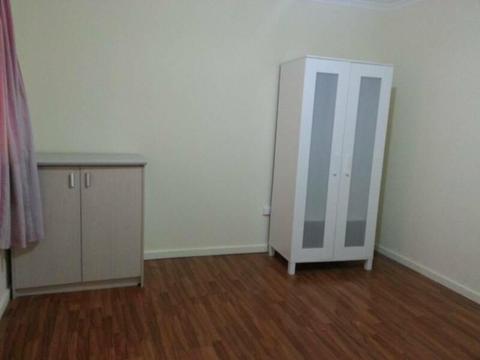 Room for rent in convenient location - St Albans