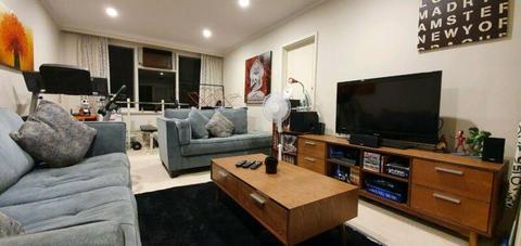 Flatmate wanted, 1 x double bedroom located in Caulfield North