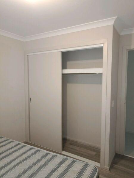 Room for Rent near Tarneit station.. Perfect for city going