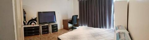Furnished Ensuite Master Room - bills and cleaning included