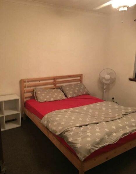 Bedroom for rent single and couples