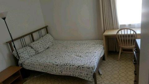 Large bedroom to rent in spacious furnished house. Avail 22 Feb