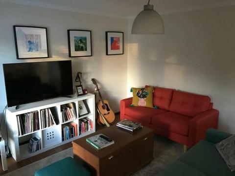 Room available for rent in beautiful Mosman Park!