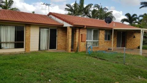 LOW SET 3 BEDROOM BRICK HOME FOR RENT -AIR CON-LARGE YARD-MURRUMBA DOW