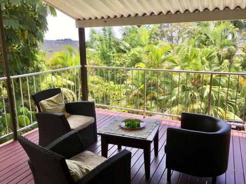 2 bedroom house in Currumbin semi furnished short or long term