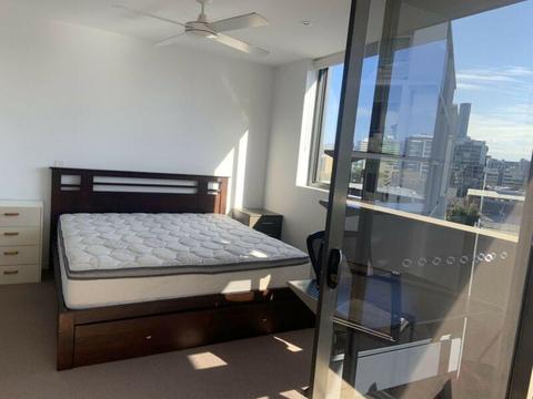 Master room for couples in westend with one car park place
