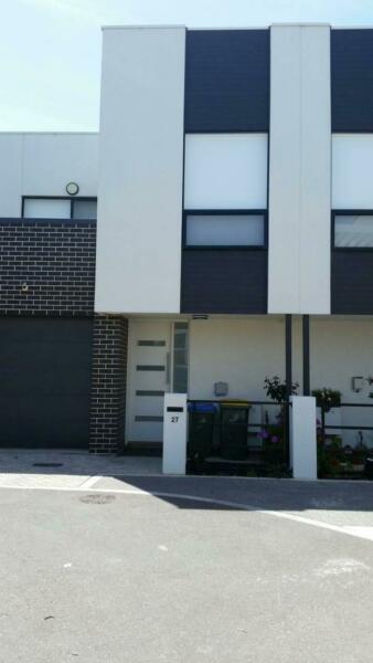 Royal Park - Modern Townhouse for rent next to West Lakes, $390 p.w