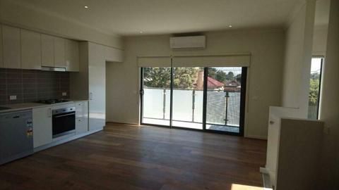 Three bedroom house in Bentleigh for lease