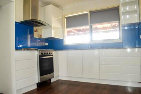 Fully Renovated House l 3 Bedroom l Shepparton