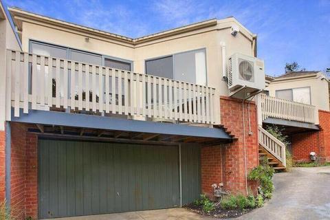 2 bed, 1 study in Greensborough