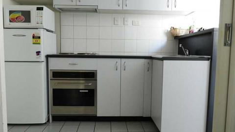 Furnished 2 BR Apartment - close to University of Melbourne and RMIT