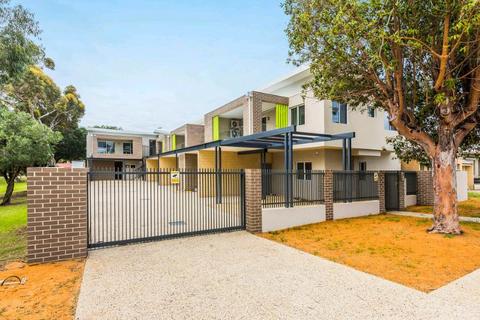 Brand new 2x2 apartment 1 car bay FOR RENT in SPEARWOOD
