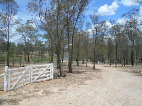 12 acre Block, 2 self-contained Granny flats,between Toowoomba Gatton