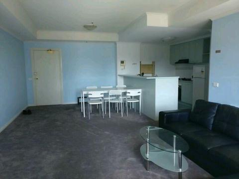 Room share for 2 bedroom 2 bathroom apartment in Southbank