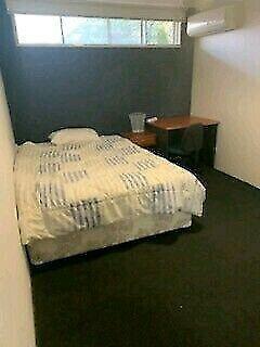Big room for one girl in Newmarket. 10 months by bus from the city