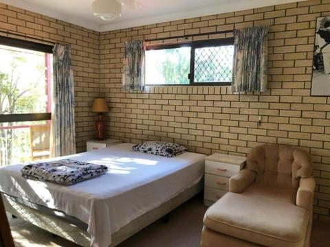 Sunnybank Room for rent (1 or 2 people) - Fabulous location!