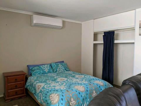 Available now - Self contained granny flat Sippy Downs Sunshine Coast