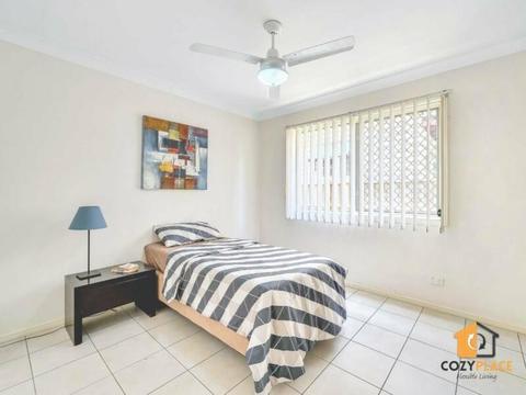 Private room in luxurious Queenslander House