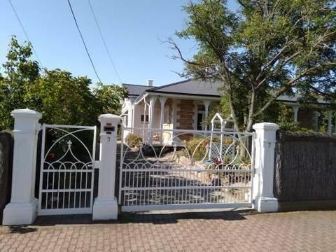 Room for rent in Character home in Glenelg