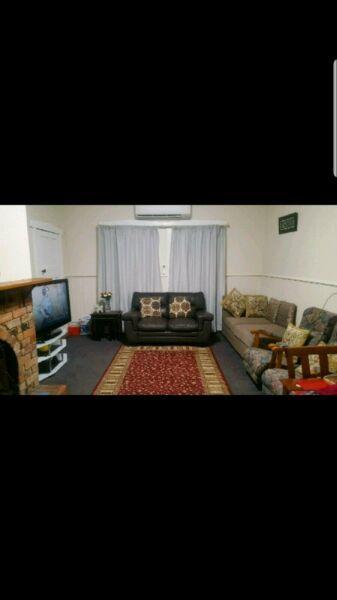 Fully furnished room preffered female