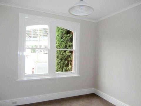 Furnished room to rent in North Hobart