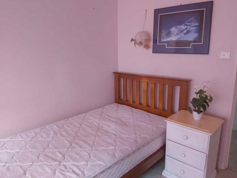 Room For Rent in Glen Waverley