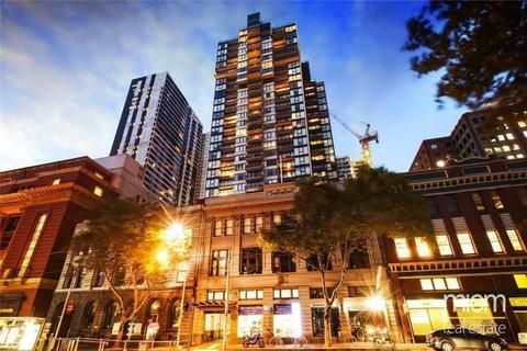 Wanted 1 male in Best apartment in CBD!