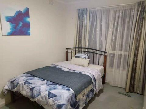 BURWOOD EAST ROOM FOR RENT