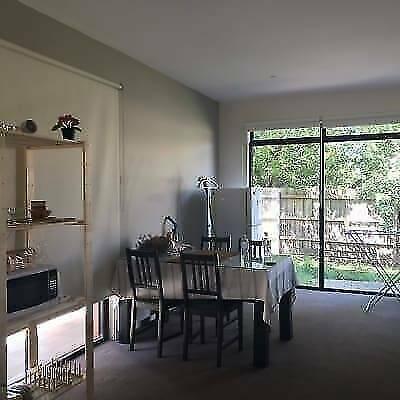 Looking for a house mate from peaceful townhouse at Clayton
