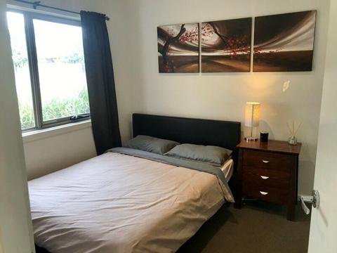 Spacious cozy bedroom in Seaford