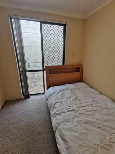 Room available in sharehouse on Aberdare Road, Shenton park. Near UWA