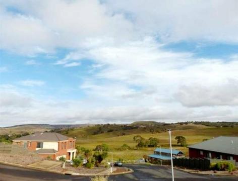 Bacchus Marsh- Huge block- Awesome View