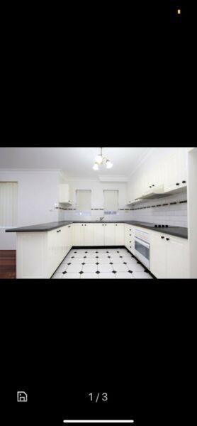 Fully furnished 3 bedrooms apartment in Hurstville for lease