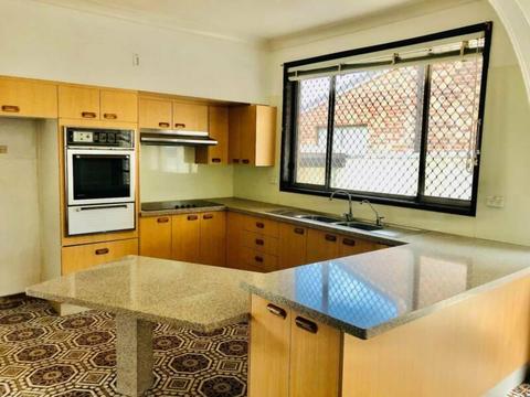 Large 3 bedroom House in Cabramatta West