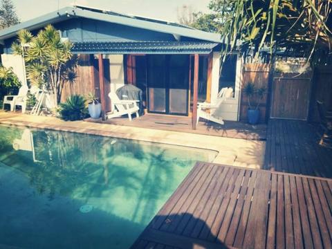 3 bedroom house with pool to let at Cabarita very close to beach