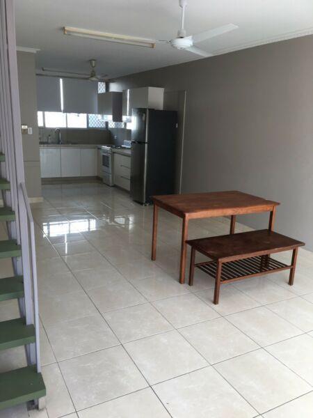 2 bedrooms 2 toilets and bathroom huge townhouse with courtyard $300 p