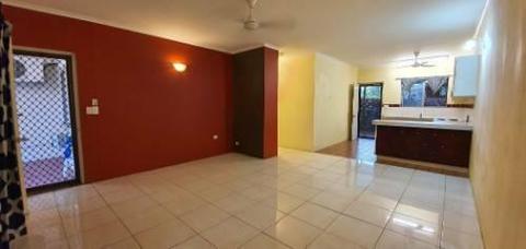 2 bed, 1 bath, 2 carpark unit in Leanyer - $300 per week