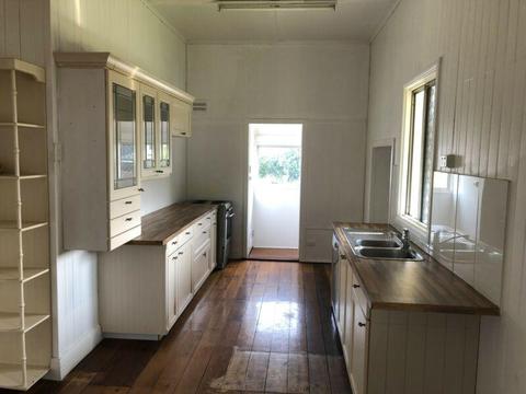 Highset Queenslander for rent in Norman Park