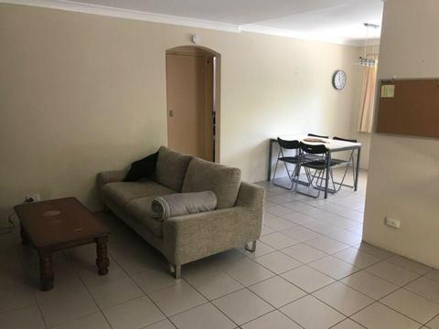 two bedroom unit for rent, Taringa