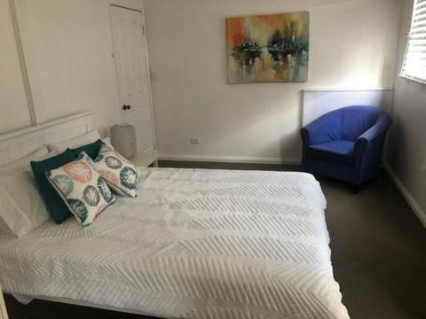 Bardon fully furnished self contained 1 bed includes bills