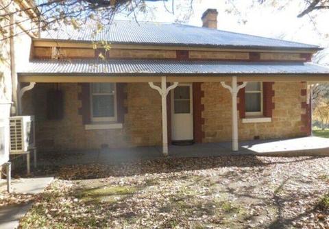 Adelaide Hills Cottage For Rent