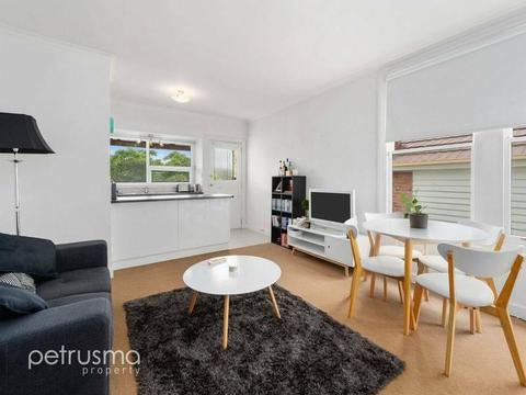 1 Furnished Bedroom Unit in North Hobart