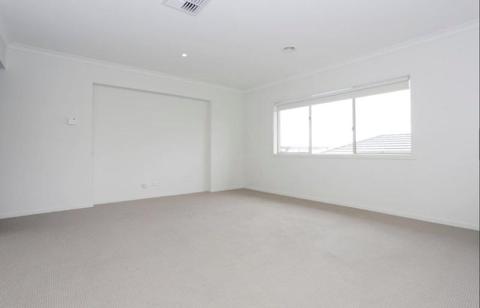 Immediate Lease Transfer Available for a spacious house in Keysborough