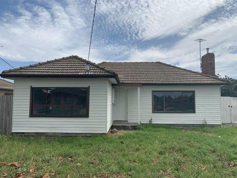 3 Bedroom Renovated Home In Sunshine North