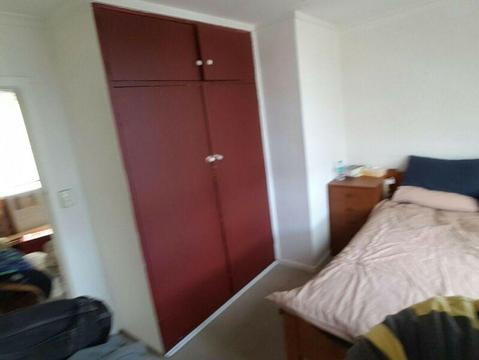 TO LET ASCOT VALE 2BR