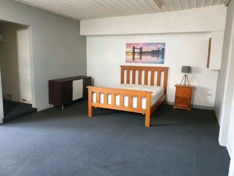 Fully furnished Granny flat bungalow for rent in altona north